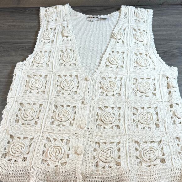 Vintage 90s Crochet Sweater Vest Sz L Cardigan Cottagecore Grannycore Rosette - Picture 11 of 16
